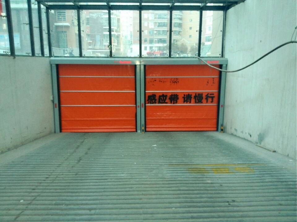 PVC-堆积门-地库应用-2峻峰华庭.JPG